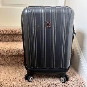 Delsey Paris Helium Aero 19" Hard Side Int'l  Expandable Carry-on/Platinum